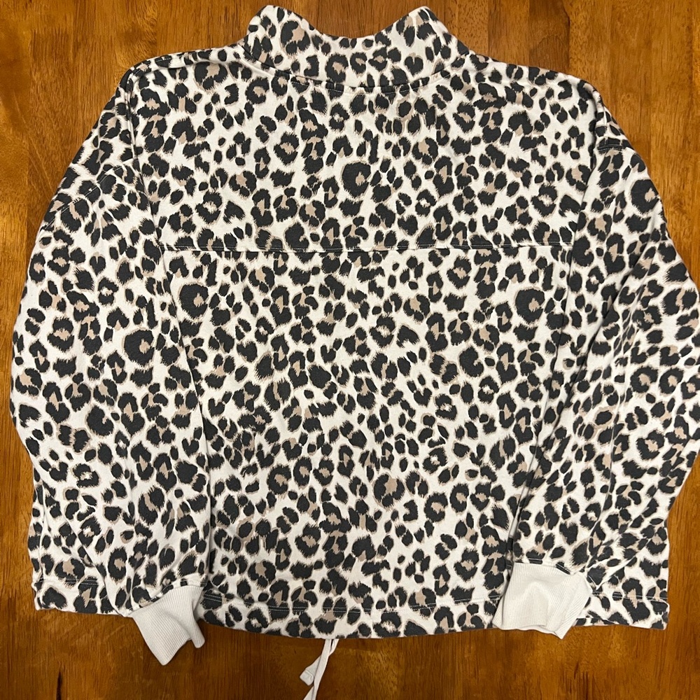 EUC Old Navy 1/5 zip cheetah sweatshirt size Large. Super cute and comfy! - Picture 5 of 7